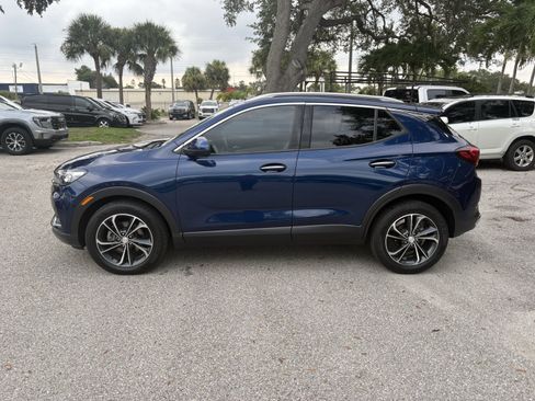 Used 2022 Buick Encore GX Essence w/ Advanced Technology Package FWD image 5