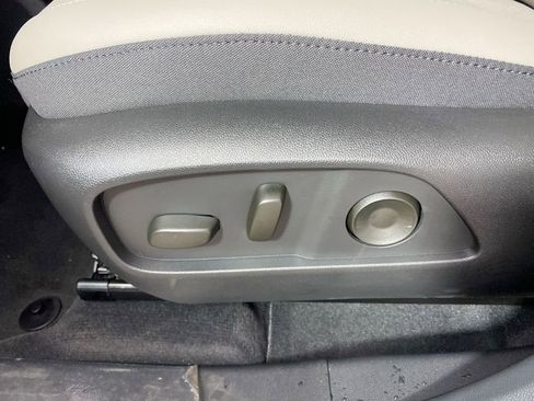 Used 2026 GMC Terrain Elevation w/ Elevation Premium Package image 12