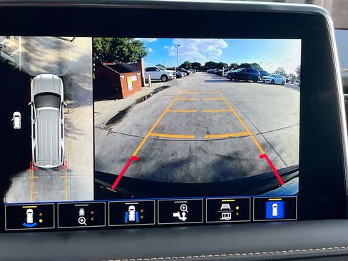 Used 2022 GMC Yukon AT4 w/ Technology Package AWD/4WD image 14