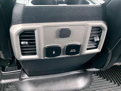 Used 2020 Ford F250 Lariat image 34