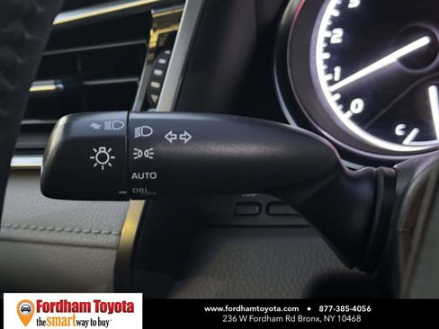 Used 2018 Toyota Camry SE image 18