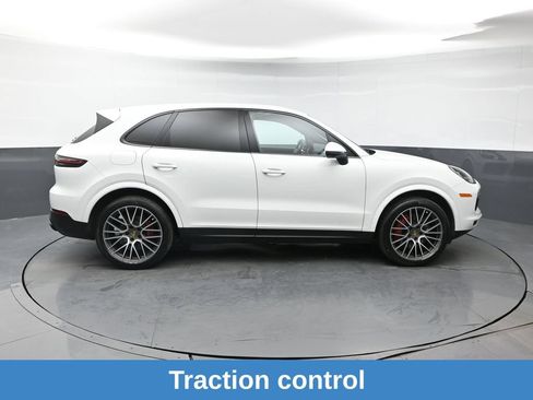 Used 2022 Porsche Cayenne AWD/4WD image 8