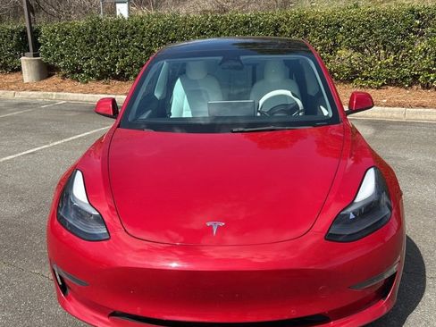 Used 2022 Tesla Model 3 image 2