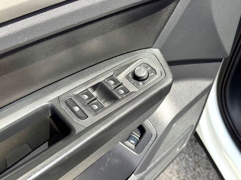 Used 2018 Volkswagen Atlas SEL Premium image 17