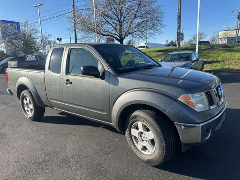 Used 2007 Nissan Frontier SE w/ SE Value Truck Pkg image 9