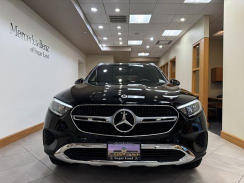 Certified 2025 Mercedes-Benz GLC 300 image 2