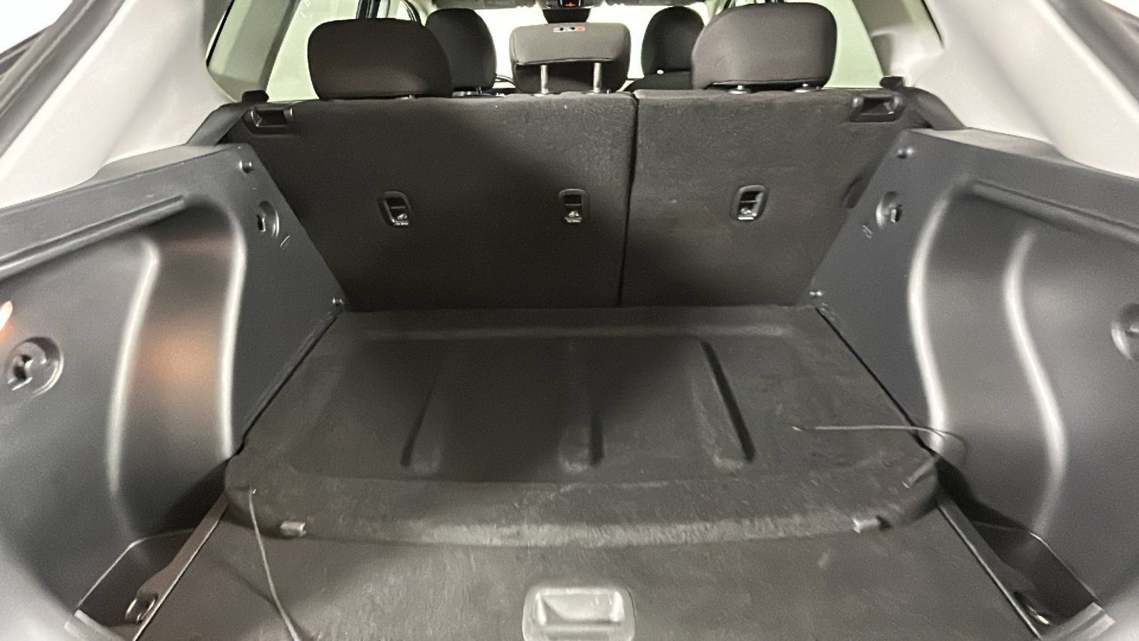 Used 2025 Hyundai Kona SEL FWD image 33