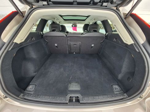 Used 2025 Volvo XC60 B5 Core image 20