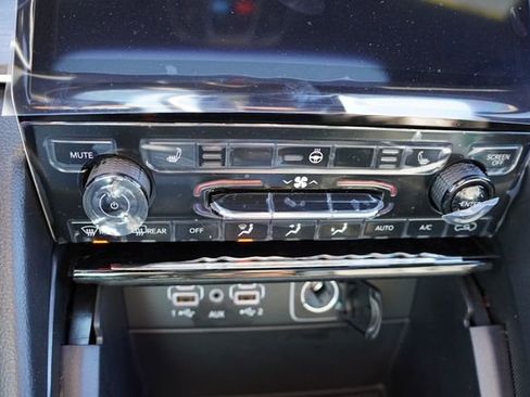 New 2025 Jeep Grand Cherokee Limited image 15