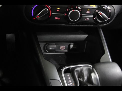 Used 2020 Kia Soul LX FWD image 13