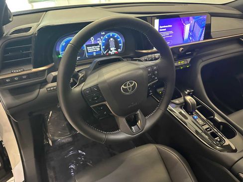 Certified 2025 Toyota Crown Signia w/ Advanced Technology Package AWD/4WD image 2
