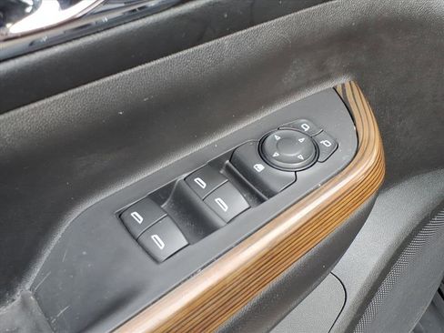 Used 2018 GMC Acadia SLE image 13