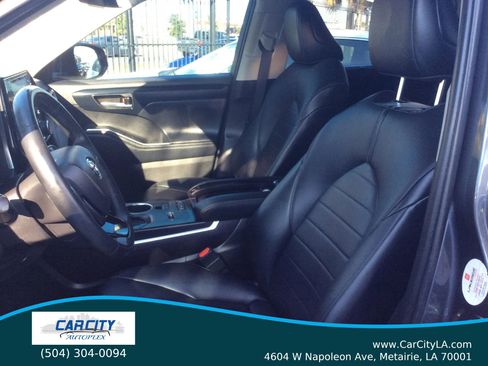 Used 2021 Toyota Highlander XLE image 20