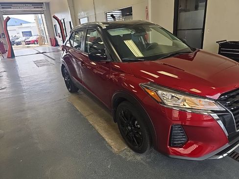 Used 2024 Nissan Kicks SV FWD image 1