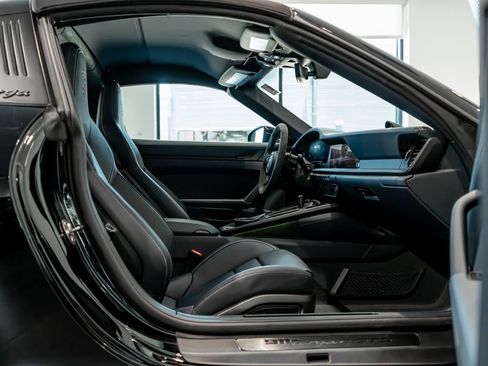 Certified 2025 Porsche 911 Targa 4 GTS AWD/4WD image 26