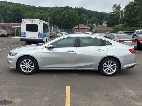 Used 2017 Chevrolet Malibu LT FWD image 2