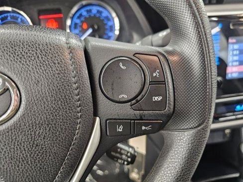 Used 2018 Toyota Corolla LE image 12