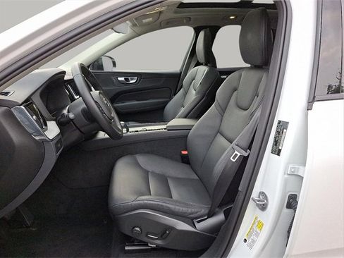 Certified 2025 Volvo XC60 B5 Plus image 10