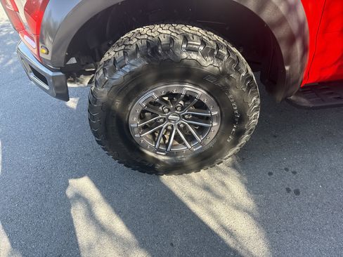 Used 2019 Ford F150 Raptor w/ Equipment Group 802A Luxury image 11