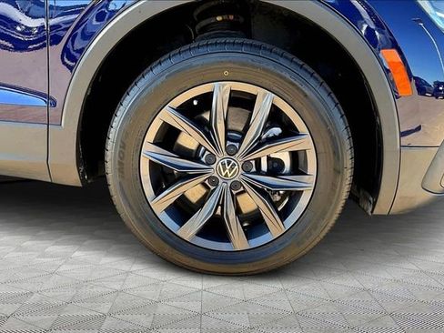 Used 2022 Volkswagen Tiguan SE image 8