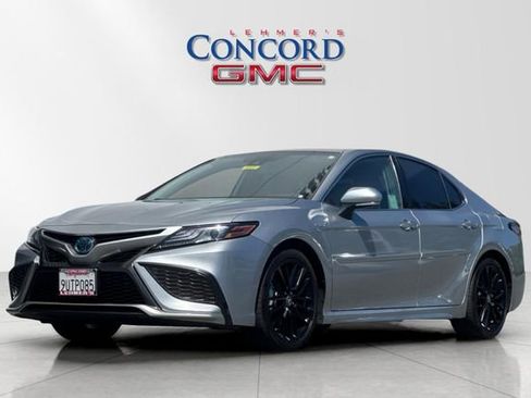 Used 2021 Toyota Camry XSE FWD image 8