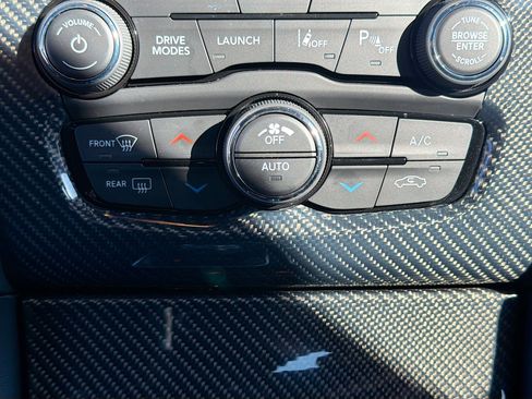 Used 2023 Chrysler 300 C image 44