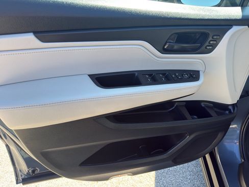 Used 2025 Honda Odyssey EX-L image 12