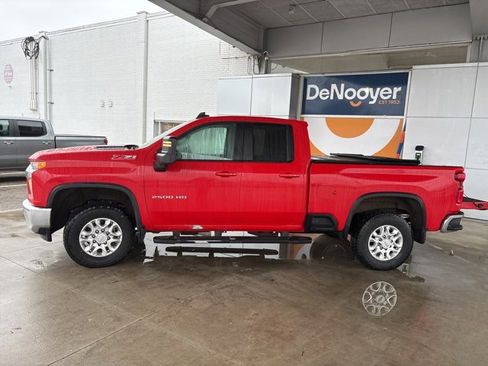 Used 2020 Chevrolet Silverado 2500 LT w/ All Star Edition image 2