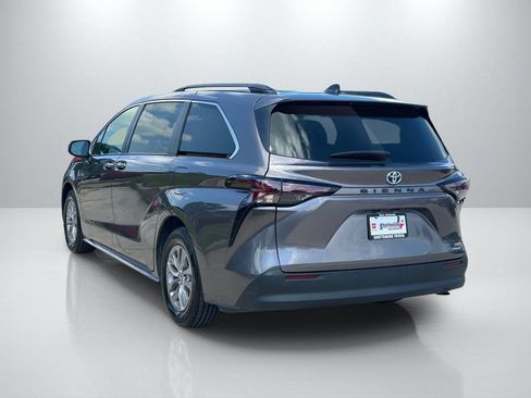 Certified 2023 Toyota Sienna XLE w/ XLE Plus Package FWD image 7