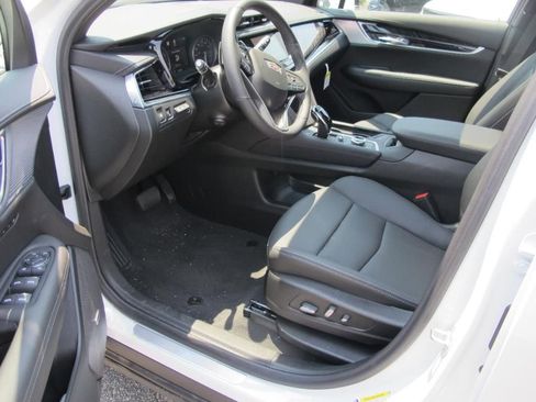 New 2025 Cadillac XT6 Premium Luxury w/ Technology Package image 11