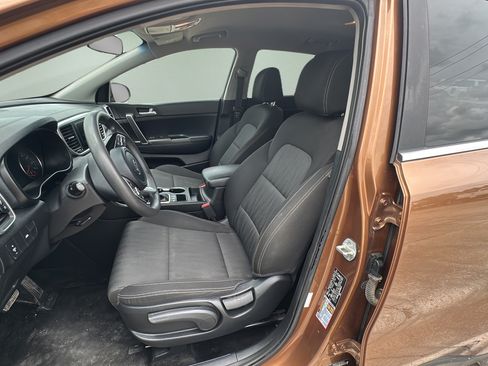 Used 2021 Kia Sportage LX AWD/4WD image 17