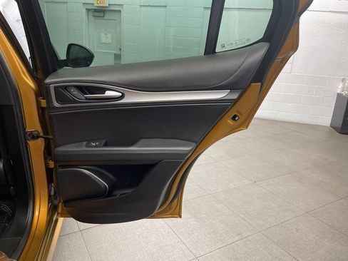 Used 2023 Alfa Romeo Stelvio Veloce image 32