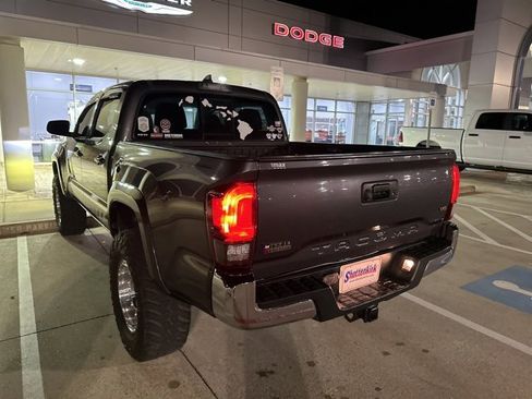 Used 2019 Toyota Tacoma SR5 image 9