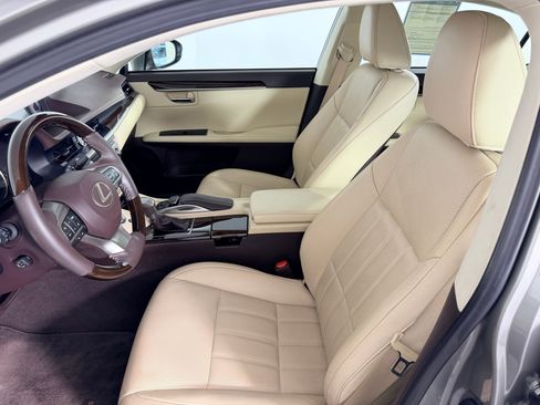 Used 2018 Lexus ES 350 w/ Luxury Package w/Wood Trim FWD image 5