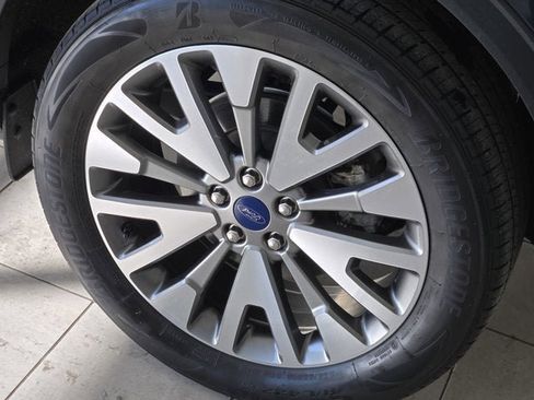 Used 2022 Ford Escape Titanium w/ Class II Trailer Tow Package image 17