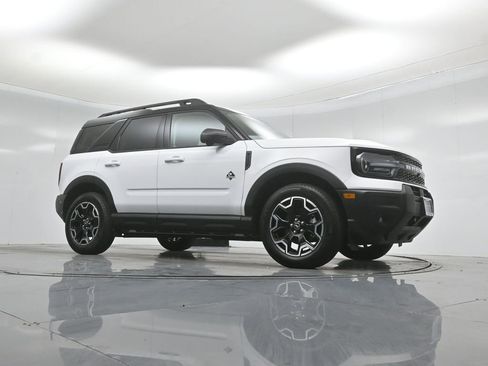 Used 2025 Ford Bronco Sport Outer Banks w/ Outer Banks Tech Package+ AWD/4WD image 4
