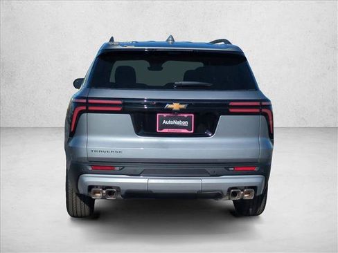 New 2026 Chevrolet Traverse LT w/ Driver Confidence Package FWD image 8