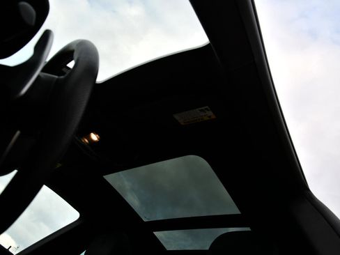 Used 2023 Maserati Levante Modena image 27