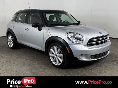 Used 2016 MINI Cooper Countryman w/ Premium Package FWD image 1