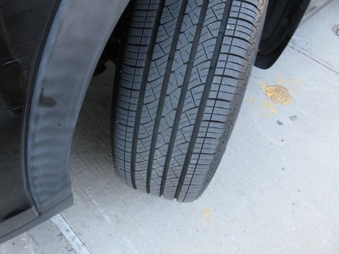 Used 2019 Toyota Highlander LE AWD/4WD image 32