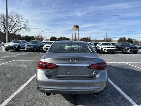Used 2018 INFINITI Q50 Luxe w/ Essential Package (2.0T Luxe) image 7