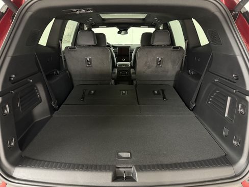 New 2025 GMC Acadia AT4 w/ Luxury Package AWD/4WD image 46