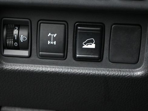 Used 2021 Nissan Titan PRO-4X w/ Pro-4x Convenience Package image 23