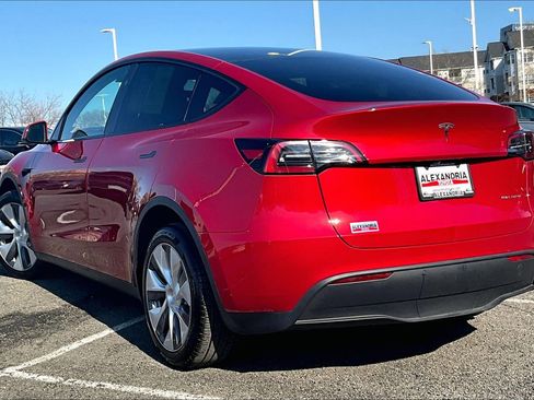 Used 2023 Tesla Model Y Long Range image 11