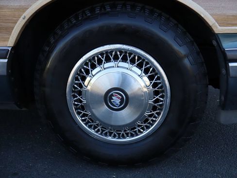 Used 1996 Buick Roadmaster Estate RWD image 42