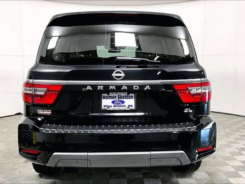 Used 2023 Nissan Armada SL w/ Captain's Chairs Package image 4