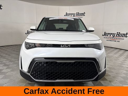 Used 2024 Kia Soul LX w/ Option Group 015 FWD image 3