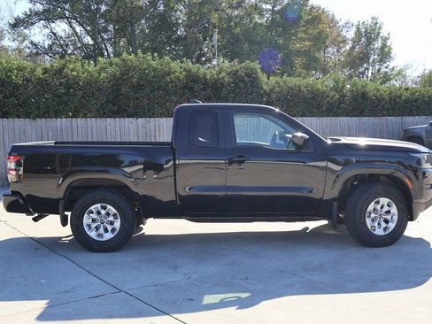 Used 2024 Nissan Frontier SV w/ Technology Package image 20