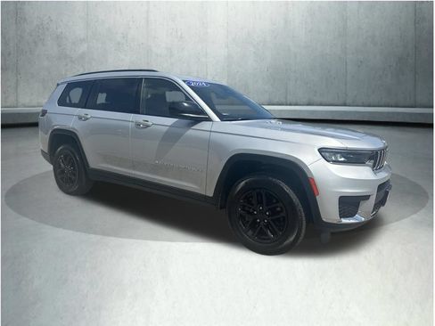 Used 2024 Jeep Grand Cherokee L Laredo AWD/4WD image 8