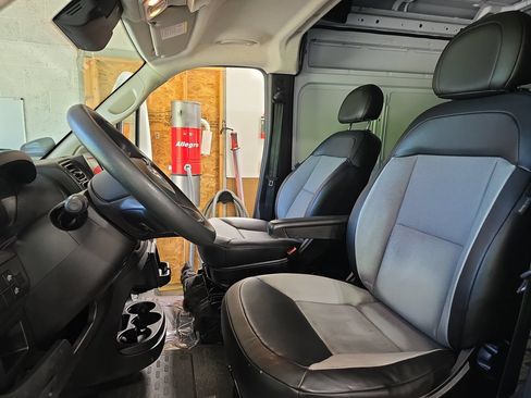 Used 2023 RAM ProMaster 2500 FWD image 12